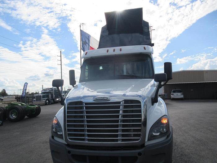 Used 2019 FREIGHTLINER CASCADIA 125