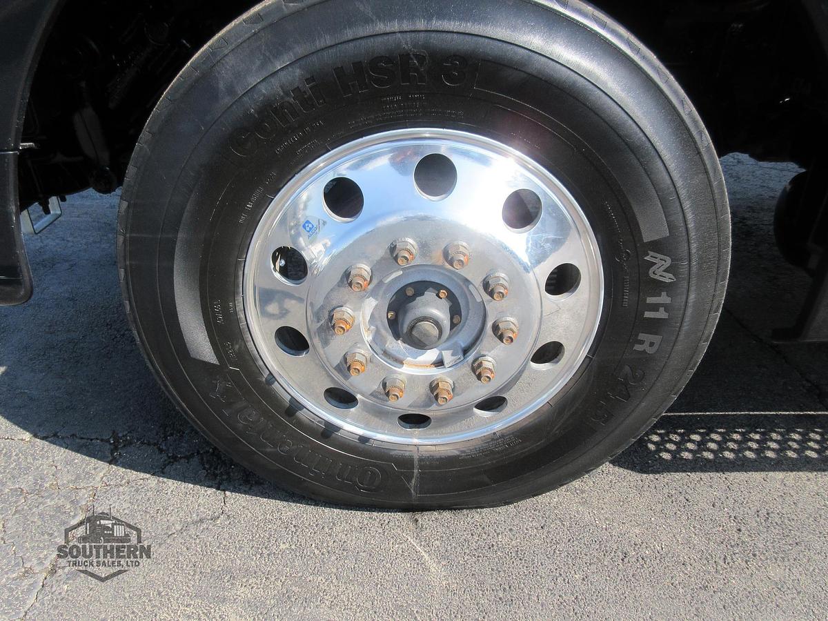 Used 2023 KENWORTH T880