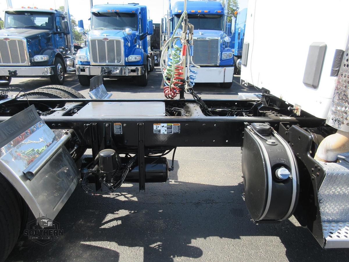 Used 2016 KENWORTH T880