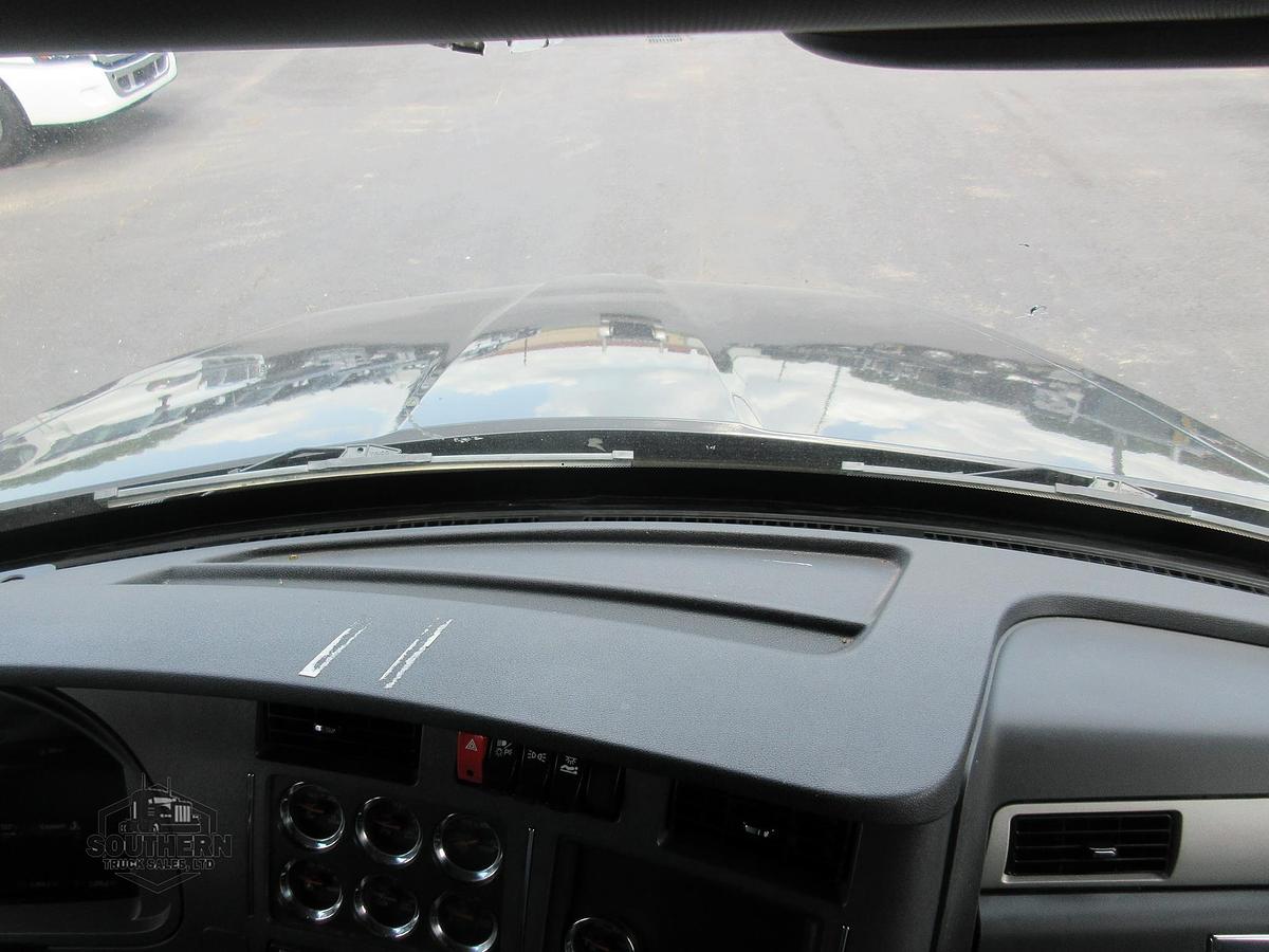 Used 2023 KENWORTH T880