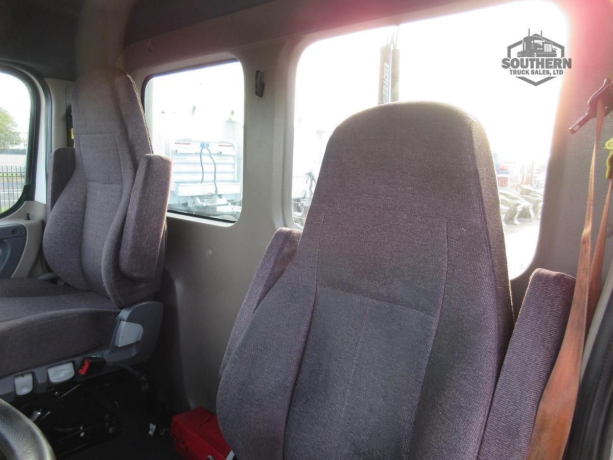 Used 2018 FREIGHTLINER CASCADIA 113