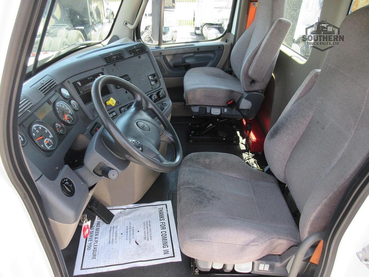 Used 2018 FREIGHTLINER CASCADIA 125