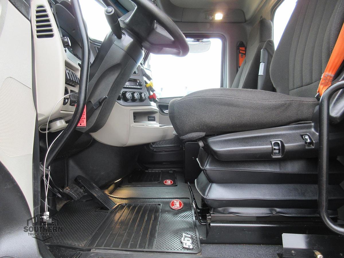 Used 2025 PETERBILT 567