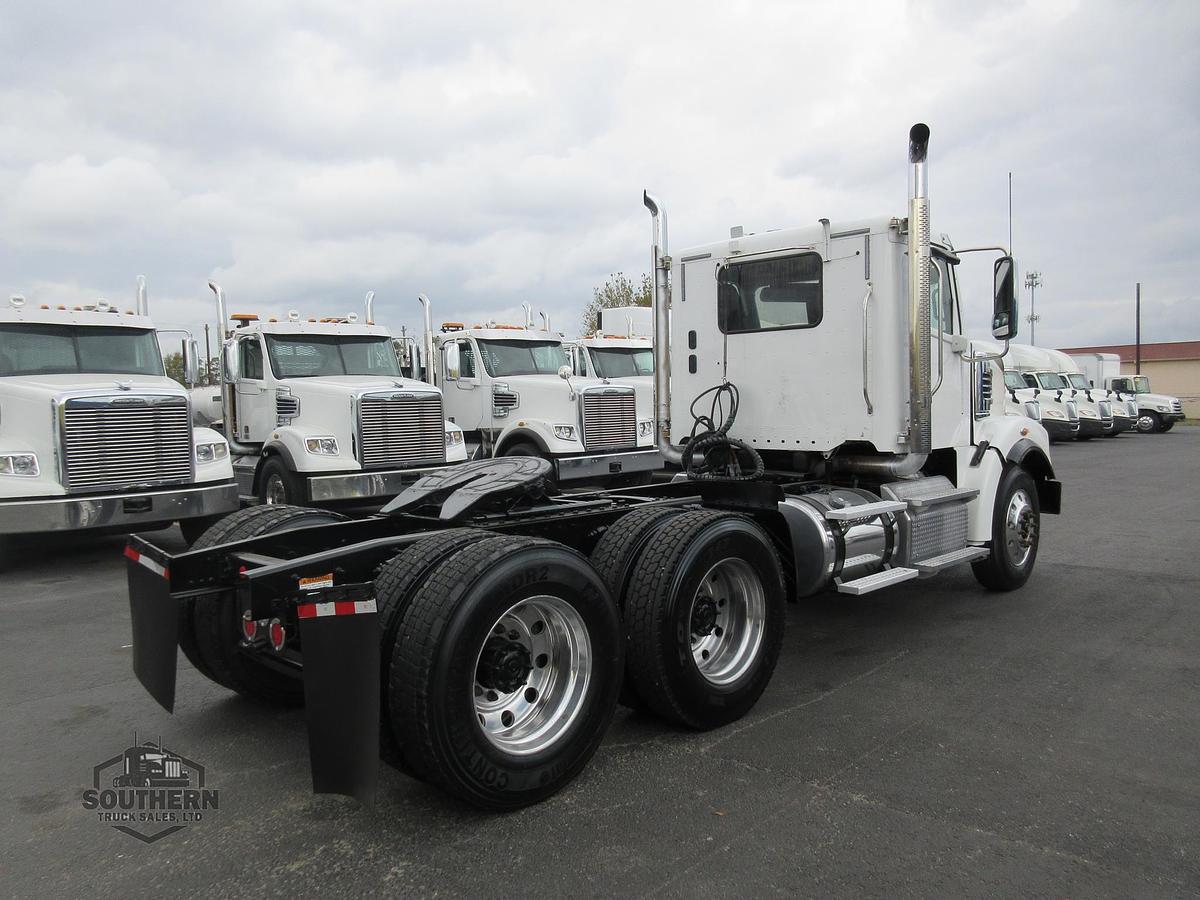 Used 2019 FREIGHTLINER CORONADO 122 SD