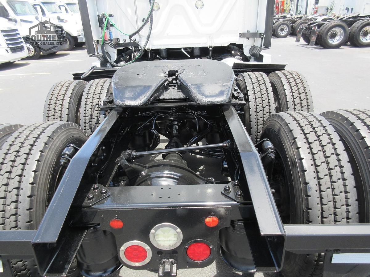 Used 2020 FREIGHTLINER CASCADIA 126