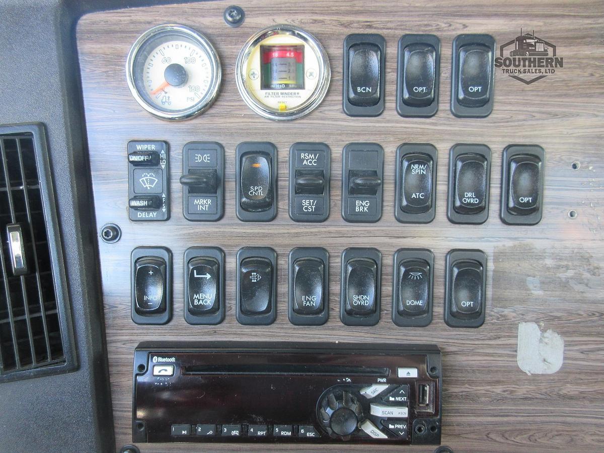 Used 2019 FREIGHTLINER 122SD