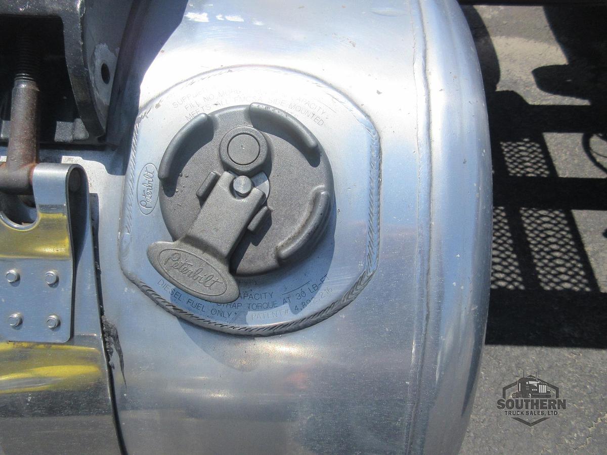 Used 2015 PETERBILT 389