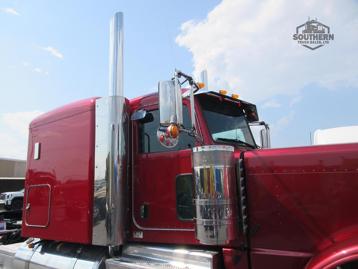 Used 2021 PETERBILT 389