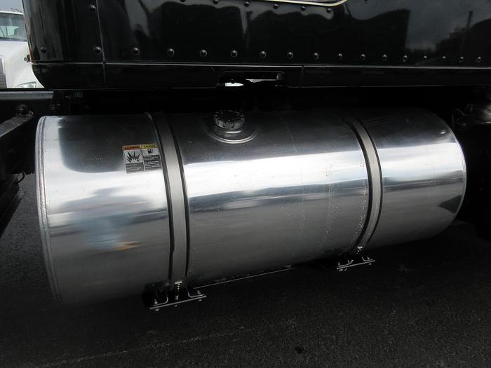 Used 2021 KENWORTH T880