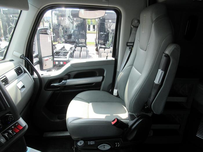 Used 2021 KENWORTH T880