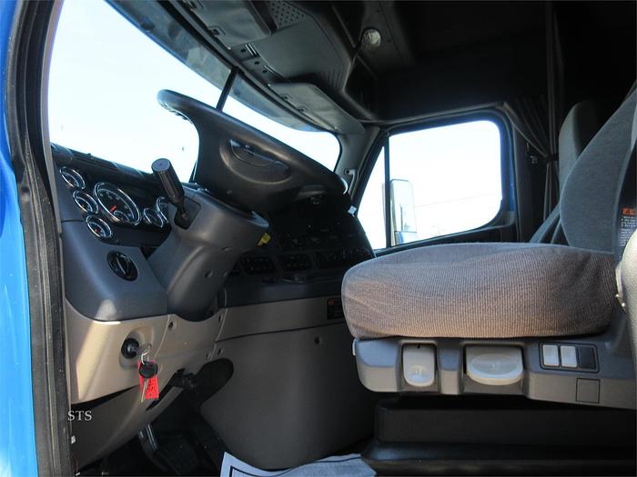 Used 2017 FREIGHTLINER CASCADIA 125