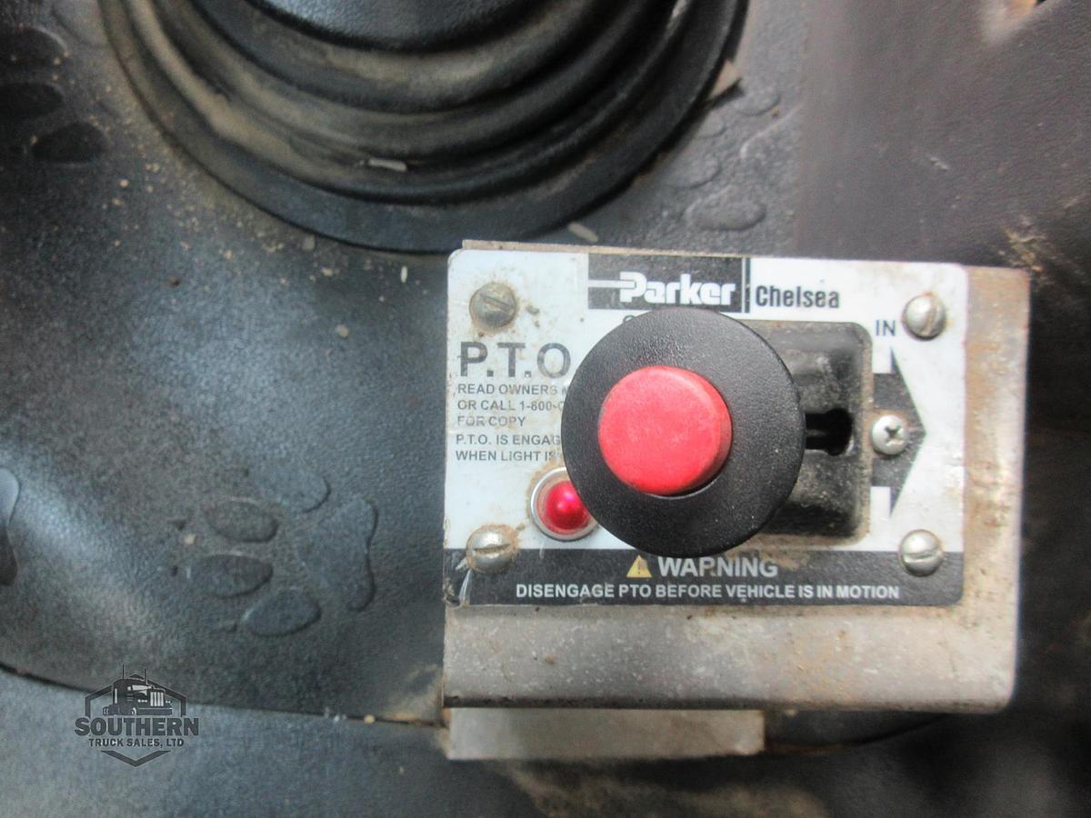 Used 2014 MACK PINNACLE CXU613