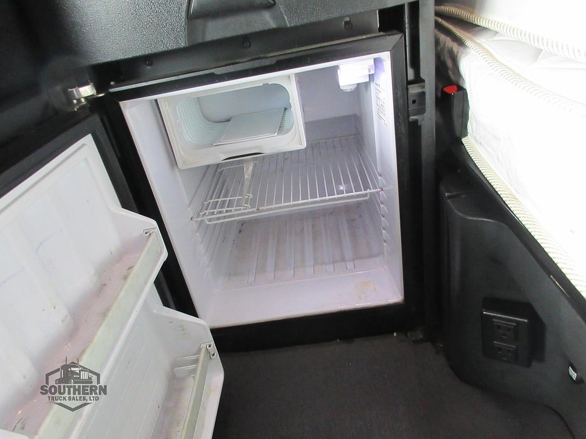 Used 2020 FREIGHTLINER CASCADIA 126