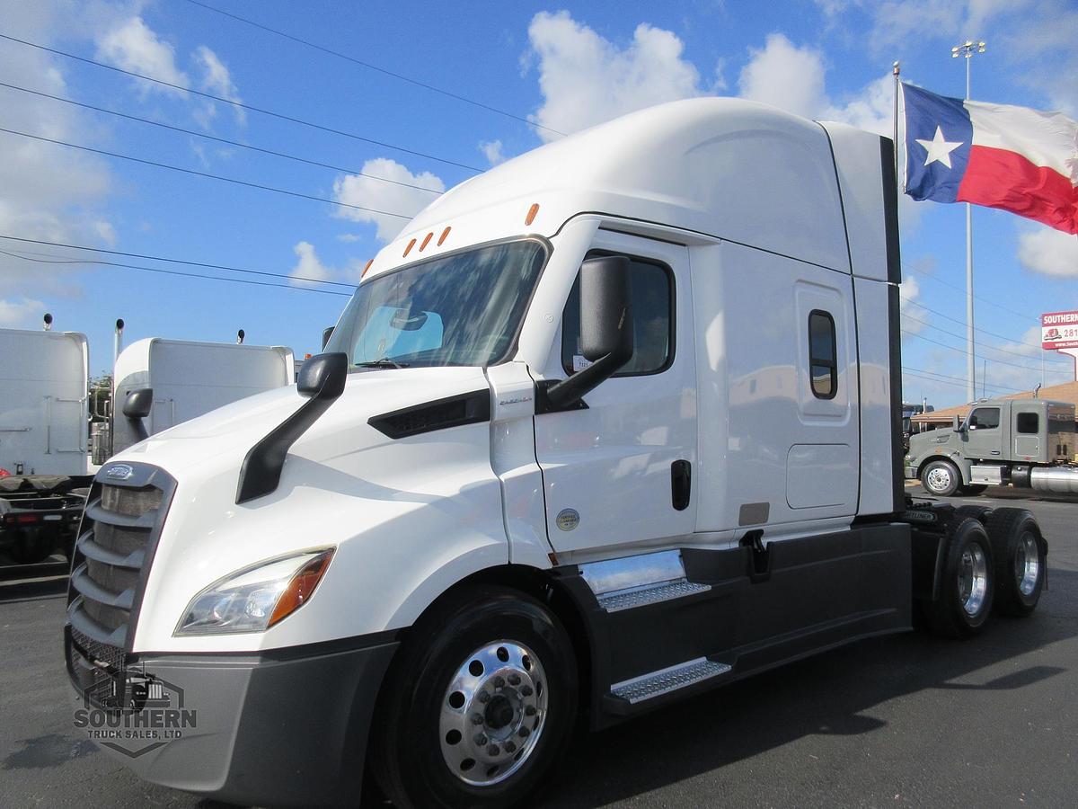 Used 2022 FREIGHTLINER CASCADIA 116