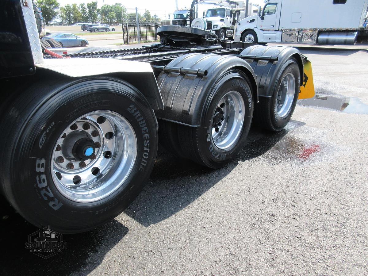 Used 2021 PETERBILT 567