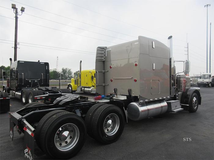 Used 2017 PETERBILT 389