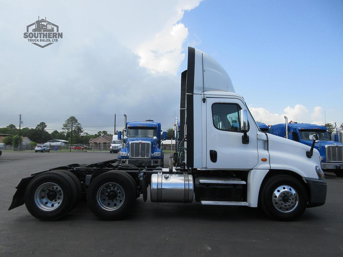 Used 2019 FREIGHTLINER CASCADIA 125