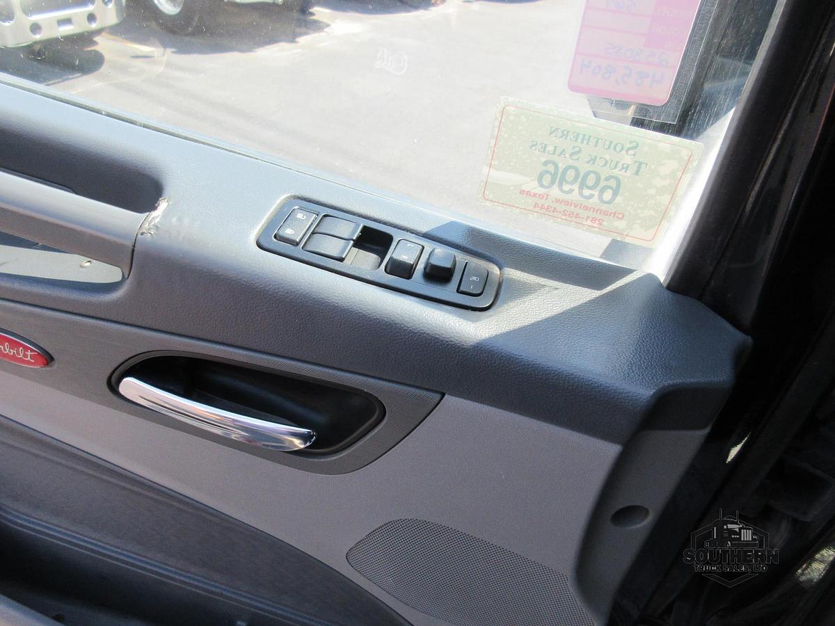 Used 2015 PETERBILT 567