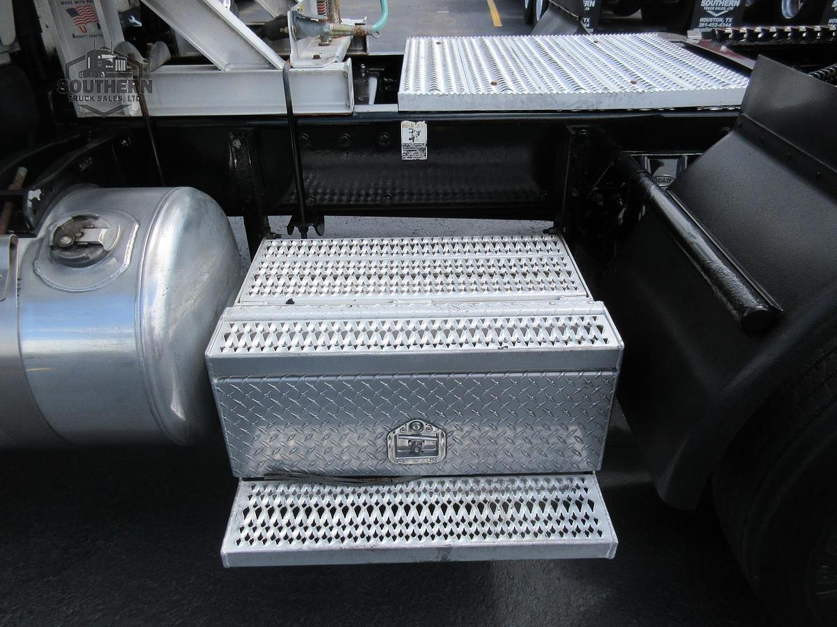 Used 2019 PETERBILT 389