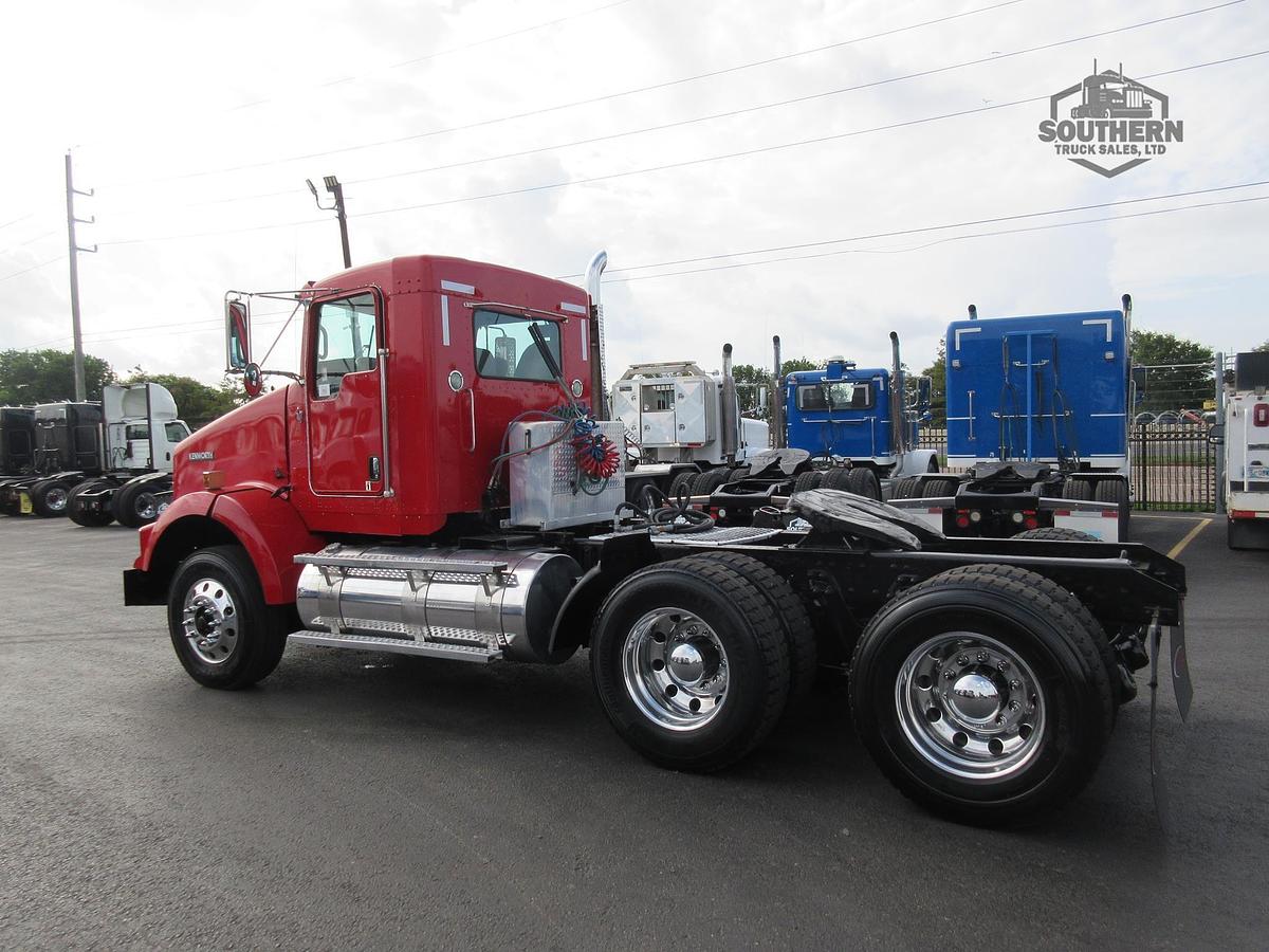 Used 2013 KENWORTH T800