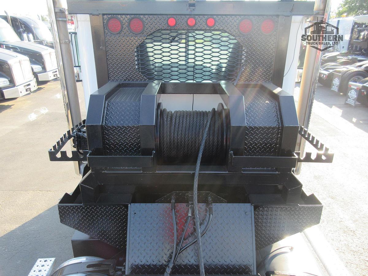 Used 2018 FREIGHTLINER 122SD