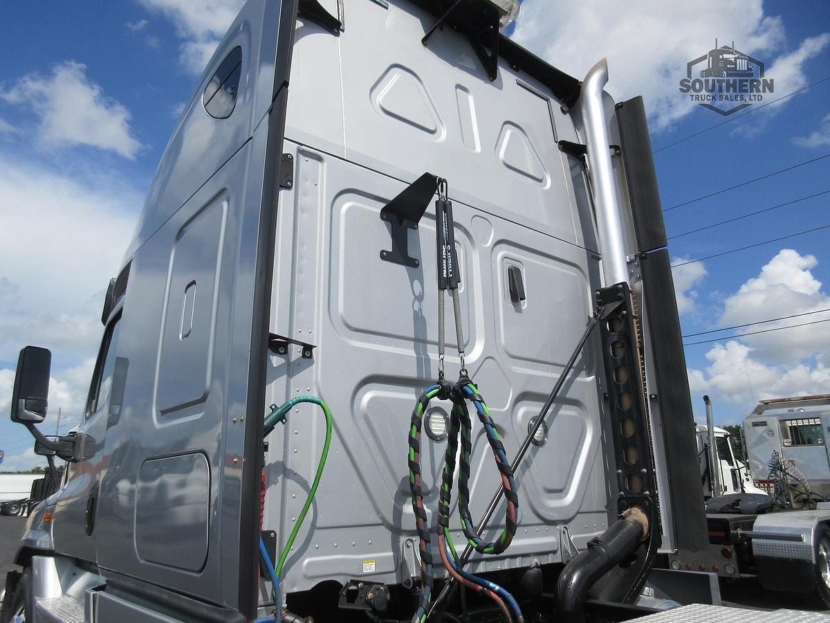 Used 2020 FREIGHTLINER CASCADIA 125