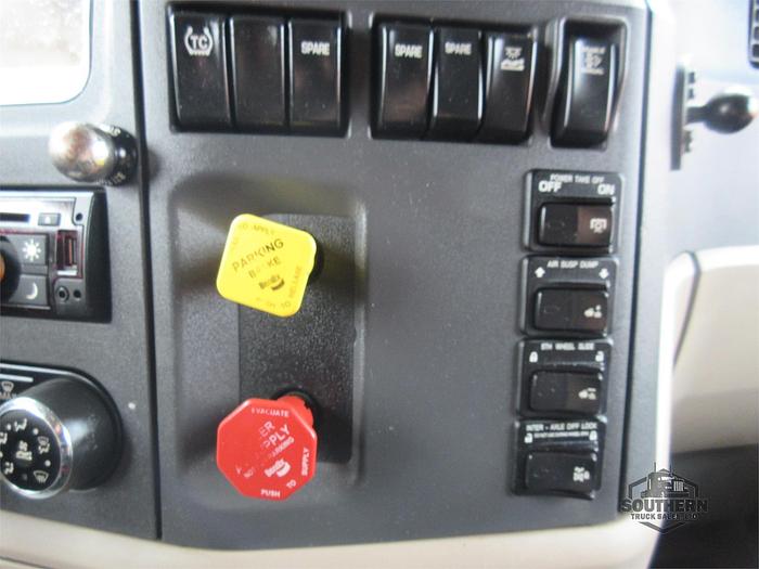 Used 2018 PETERBILT 567