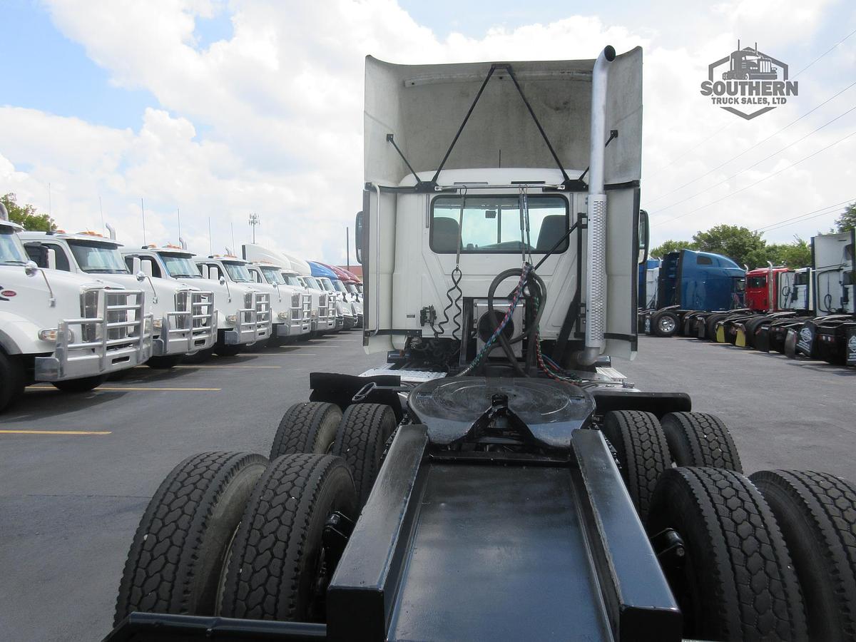 Used 2014 MACK PINNACLE CXU613
