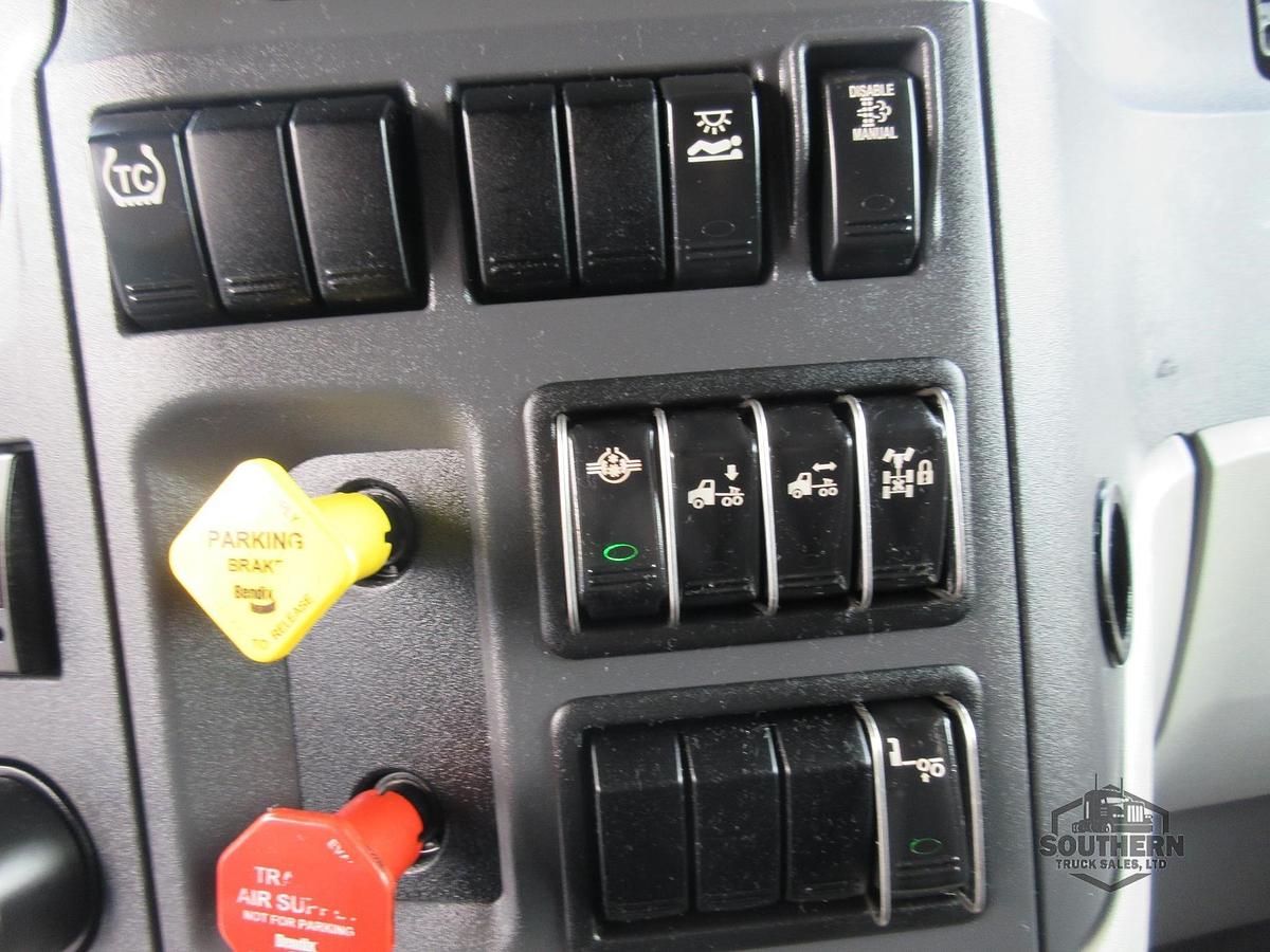 Used 2021 PETERBILT 567