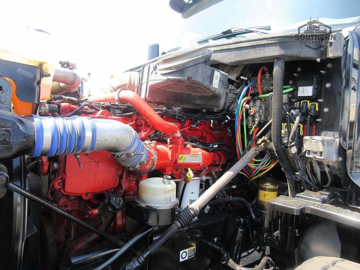 Used 2015 PETERBILT 567