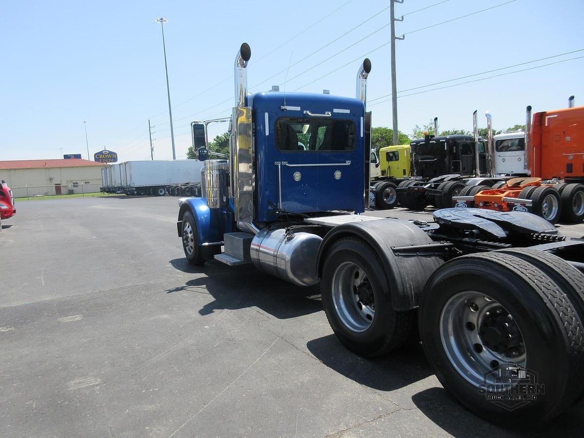 Used 2015 PETERBILT 389