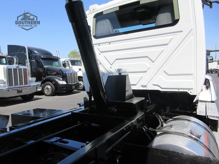 Used 2018 INTERNATIONAL LT