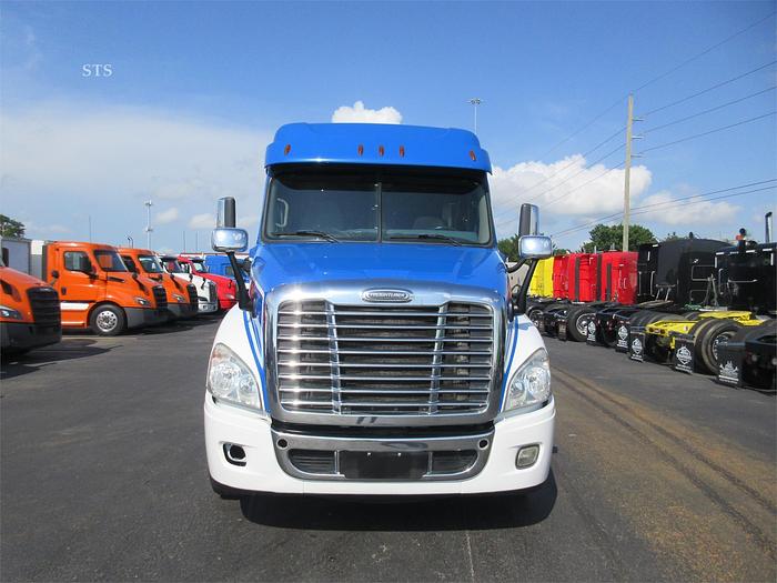 Used 2017 FREIGHTLINER CASCADIA 125