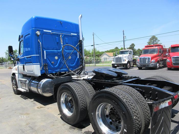 Used 2017 FREIGHTLINER CASCADIA 125