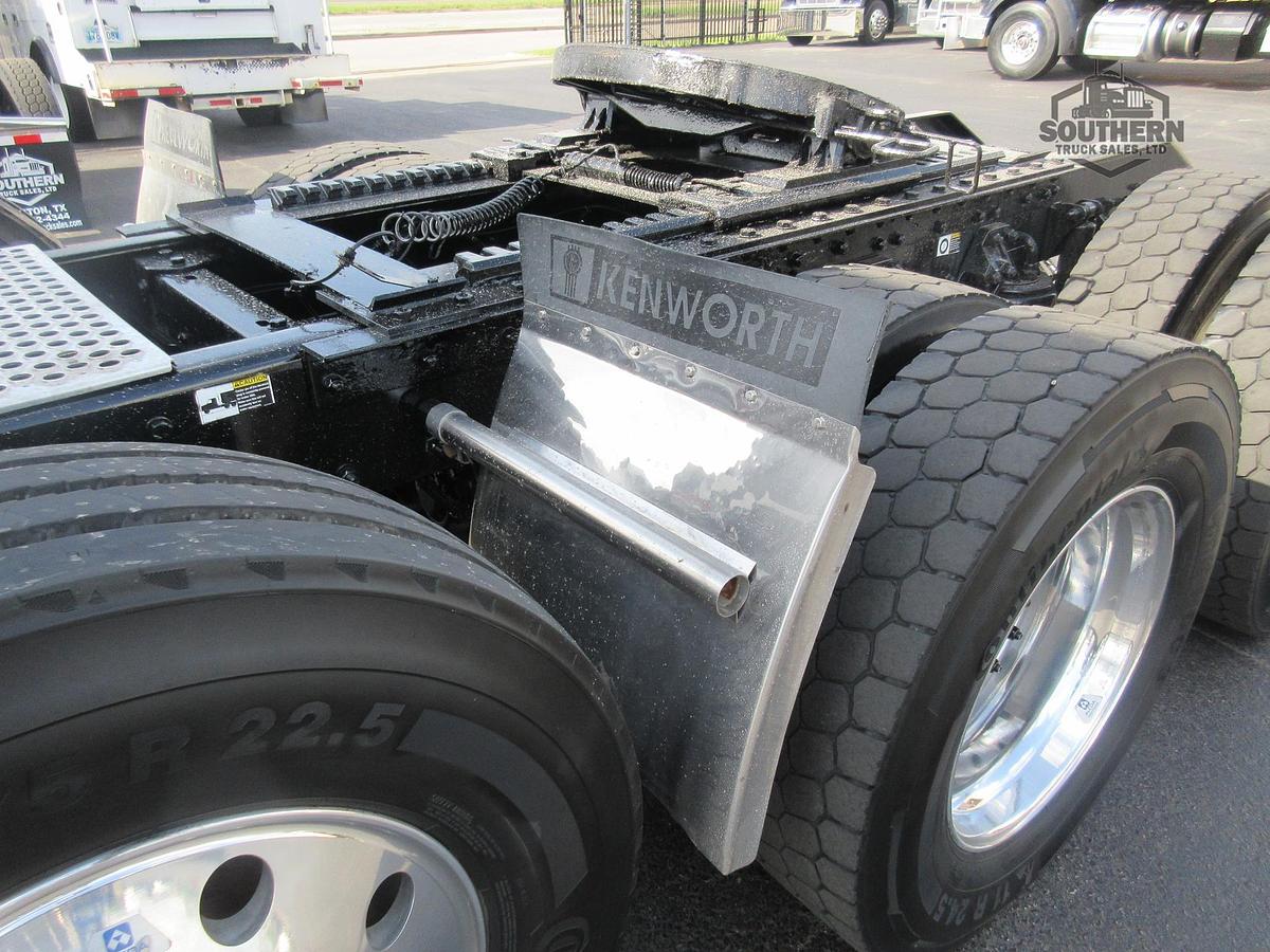 Used 2023 KENWORTH T880