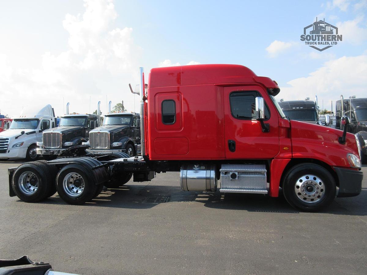 Used 2018 FREIGHTLINER CASCADIA 125