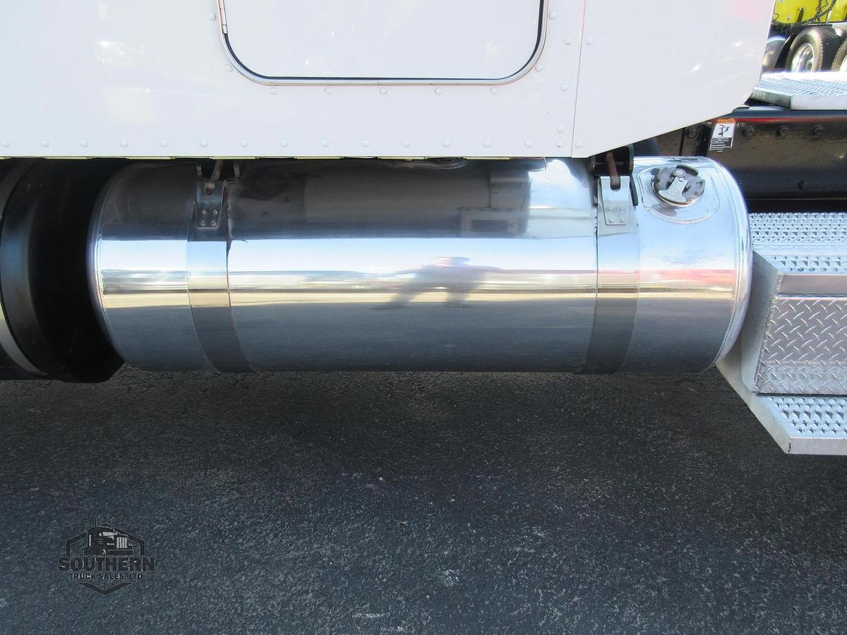 Used 2018 PETERBILT 389