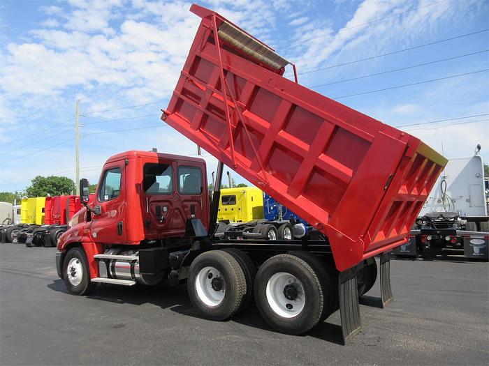 Used 2017 FREIGHTLINER CASCADIA 125