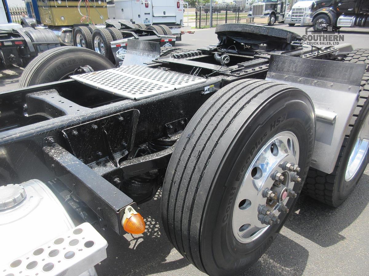 Used 2023 KENWORTH T880