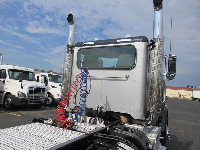 Used 2015 PETERBILT 389