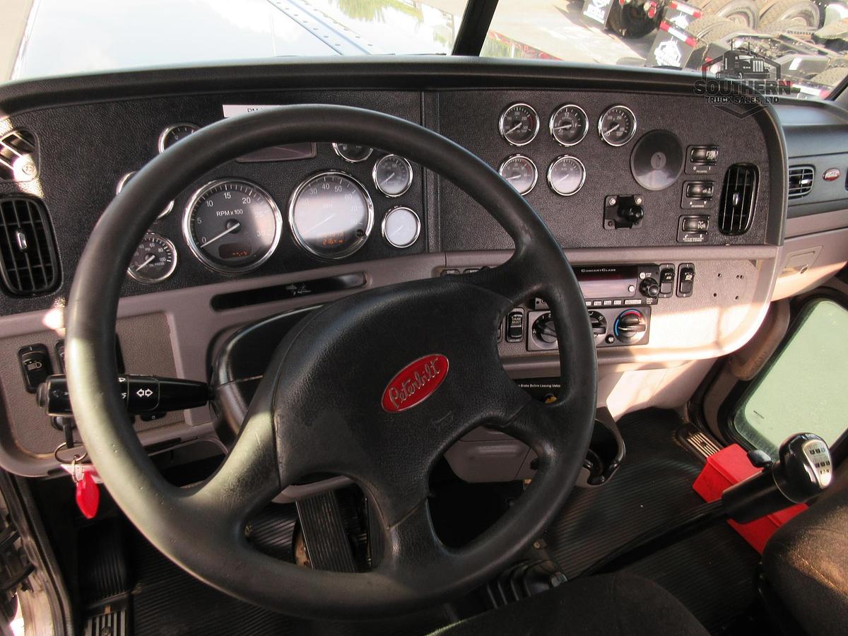 Used 2022 PETERBILT 389