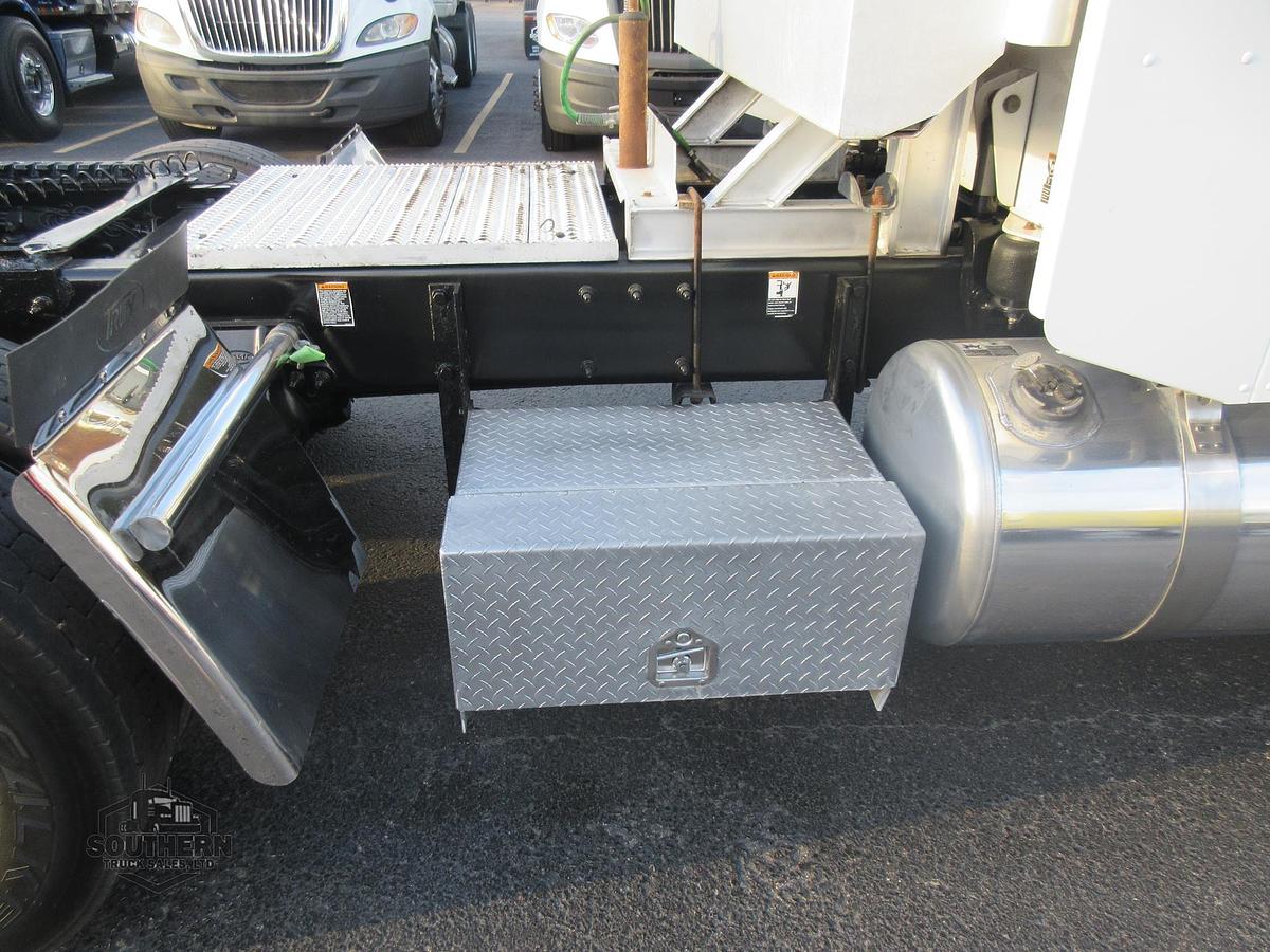 Used 2018 PETERBILT 389