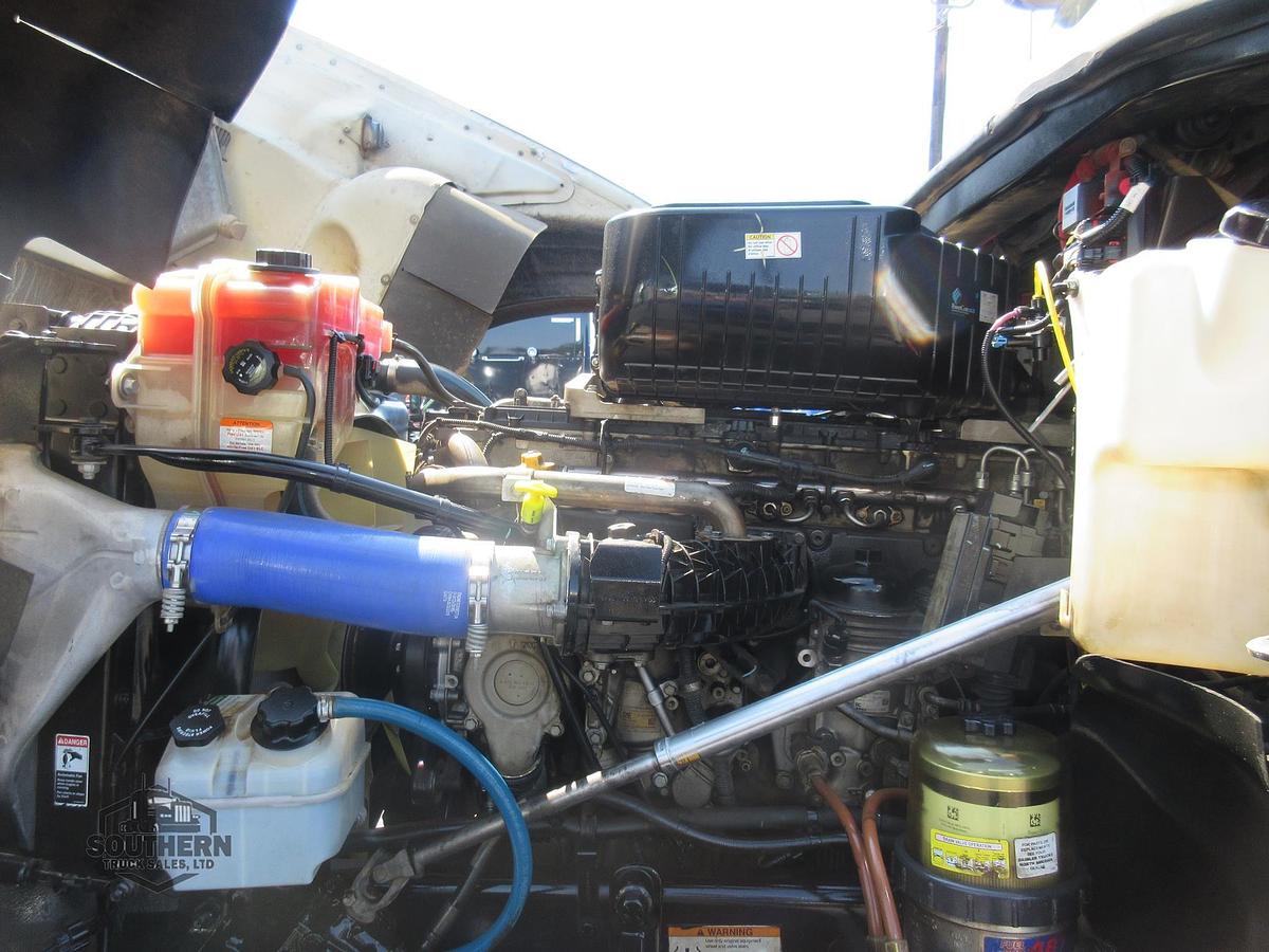 Used 2020 FREIGHTLINER 122SD