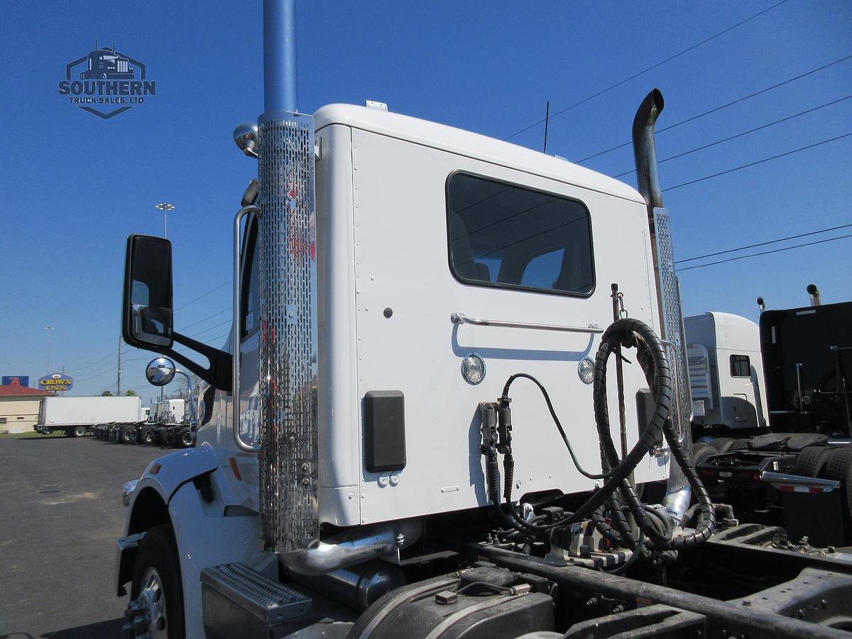 Used 2020 PETERBILT 567