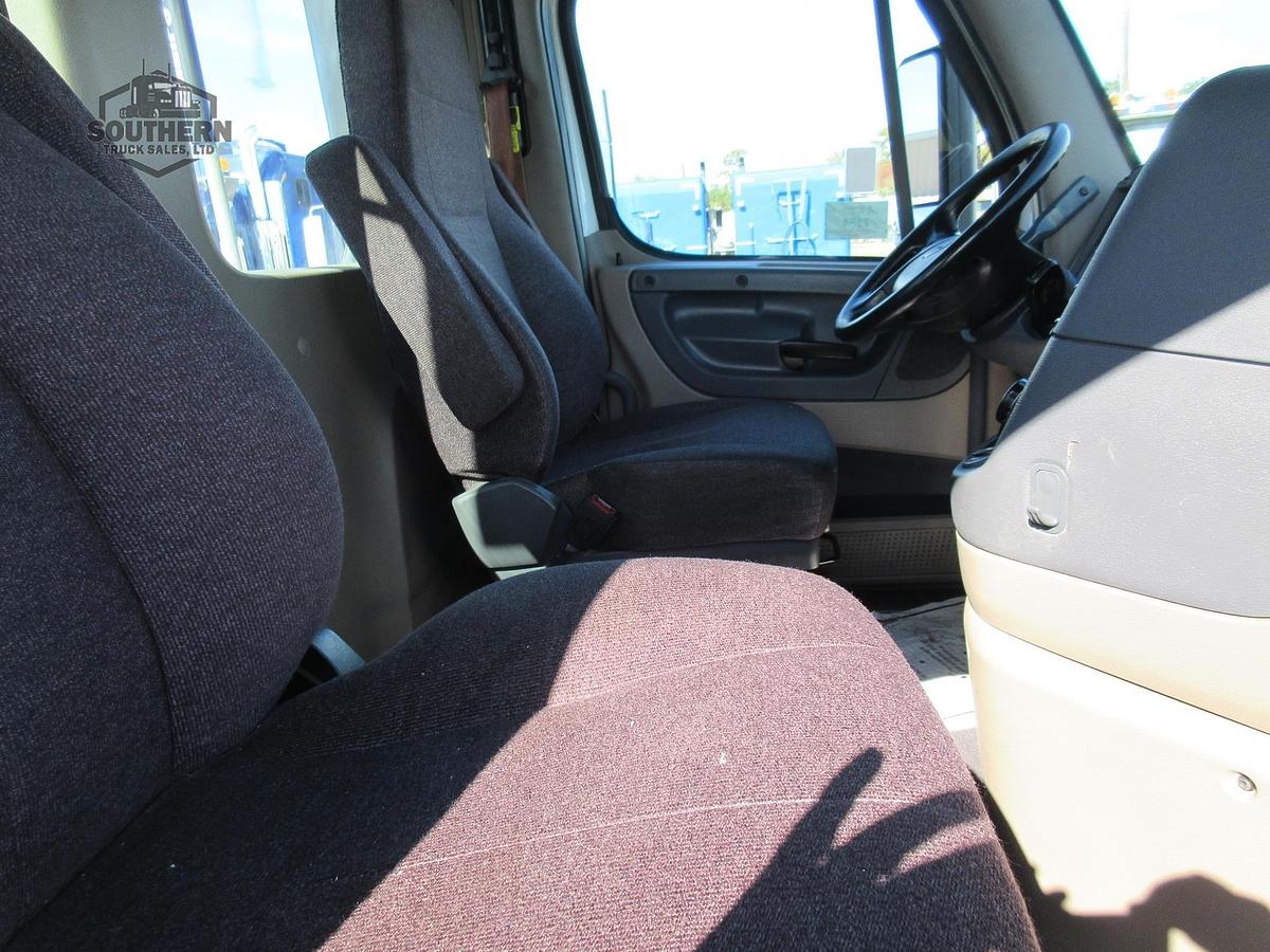 Used 2018 FREIGHTLINER CASCADIA 113