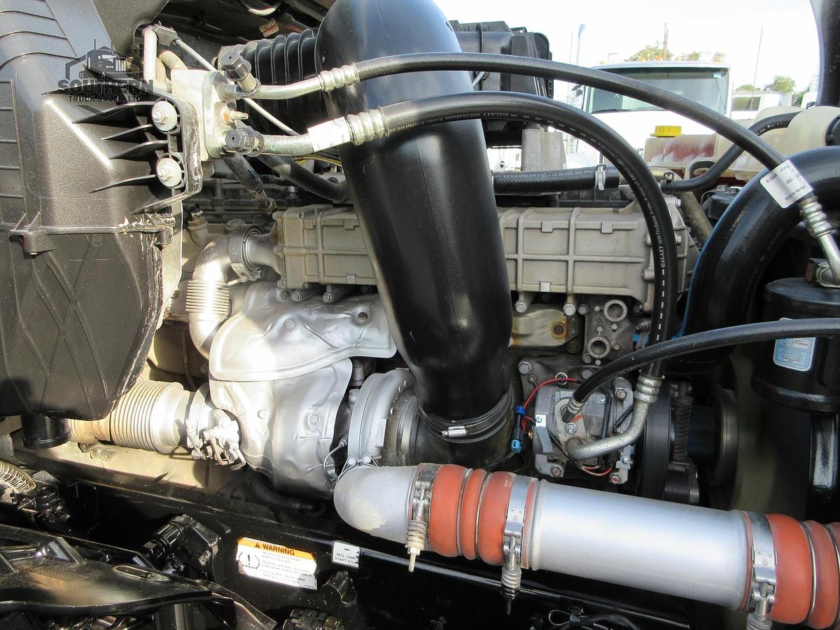 Used 2019 FREIGHTLINER CASCADIA 126