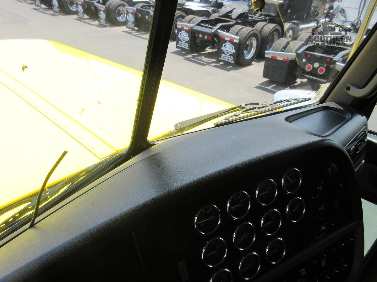 Used 2017 PETERBILT 389