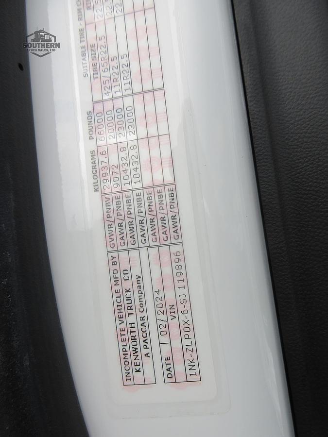 Used 2025 KENWORTH T880