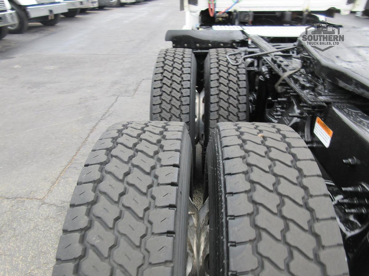 Used 2018 FREIGHTLINER CASCADIA 113