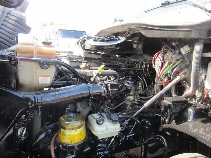 Used 2017 FREIGHTLINER CASCADIA 125